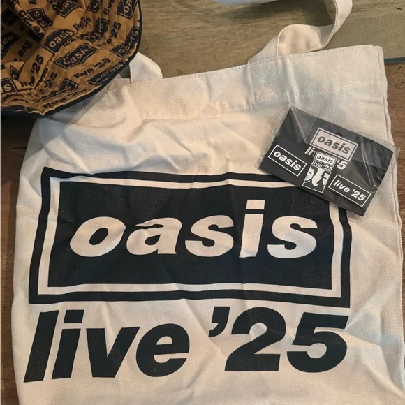 Oasis Live '25 Cream Tote and Accessories Set - Picture 2 of 5